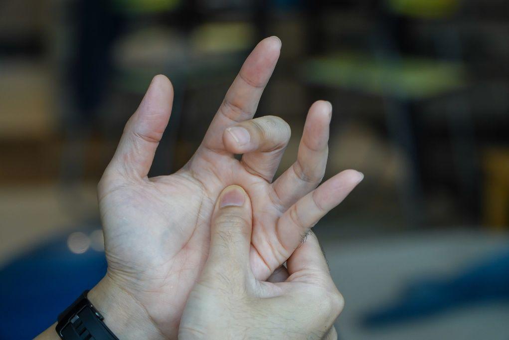 4-trigger-finger-exercises-for-relief